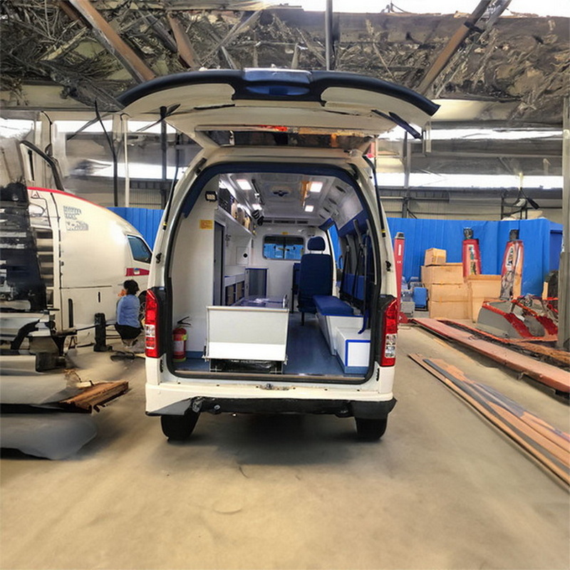 南宁私人救护车出租联系电话